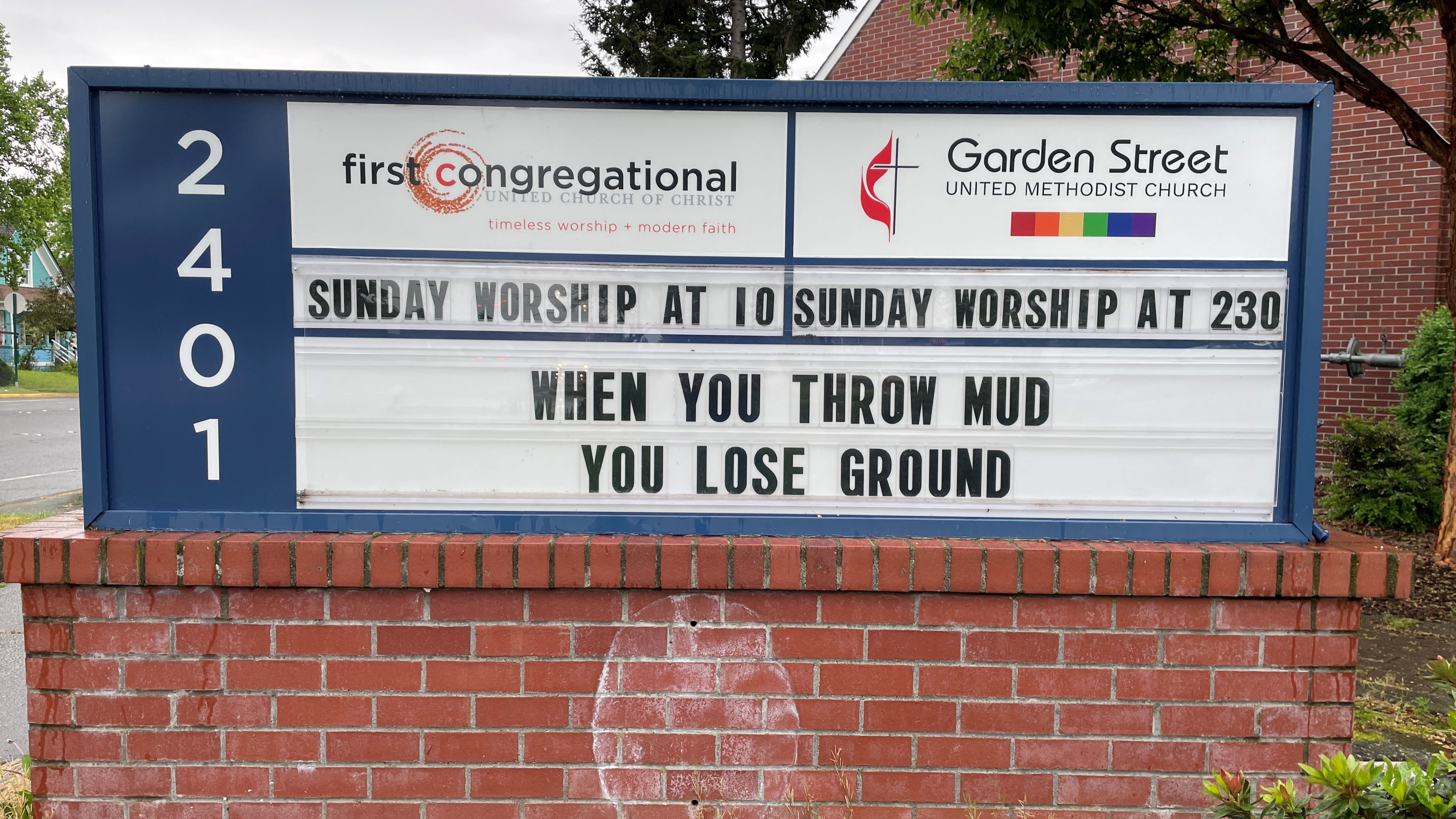 mud throwing.jpg